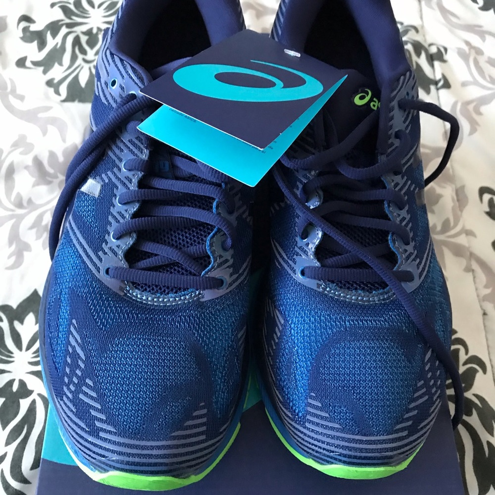 BRAND NEW IN BOX Men’s ASICS Gel Nimbus 19 sz 9.5